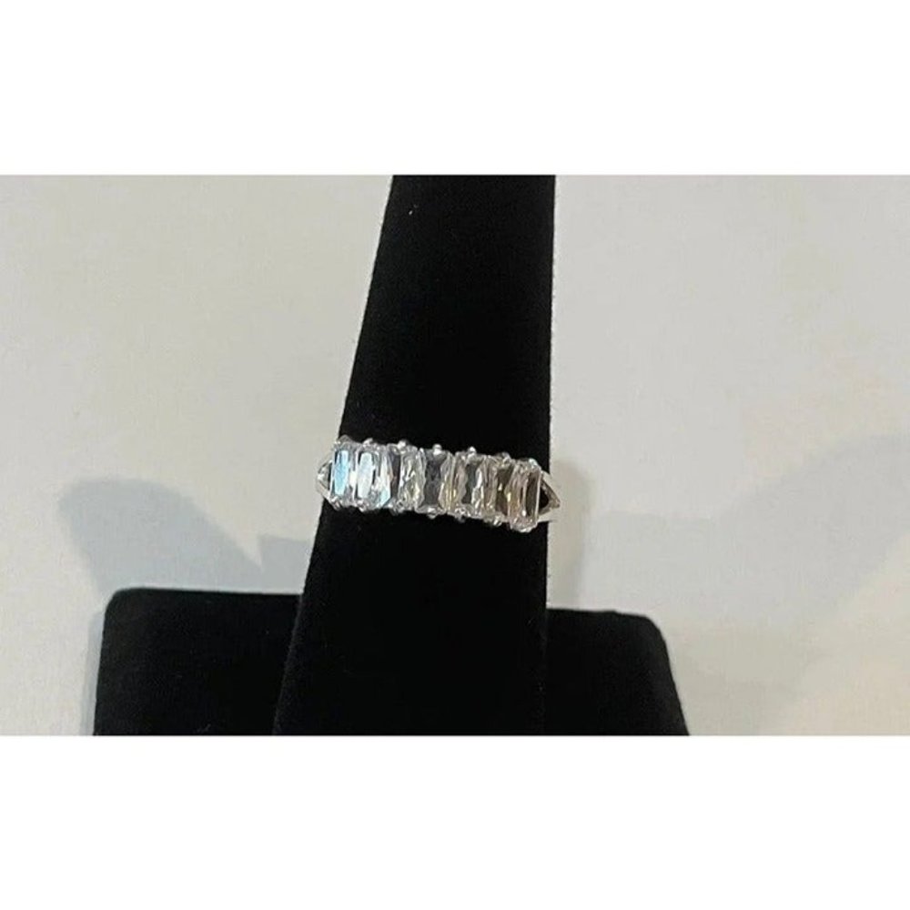 .925 SILVER RING SIZE 8.5